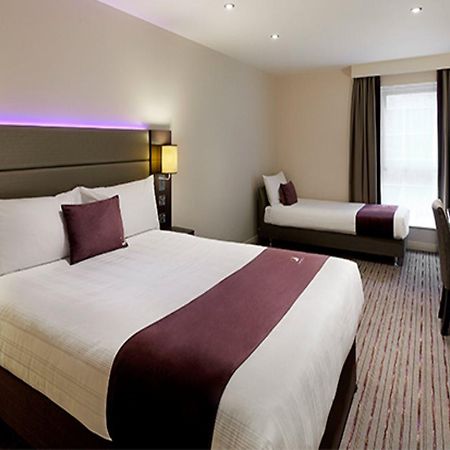 Premier Inn Уиннерш Экстерьер фото